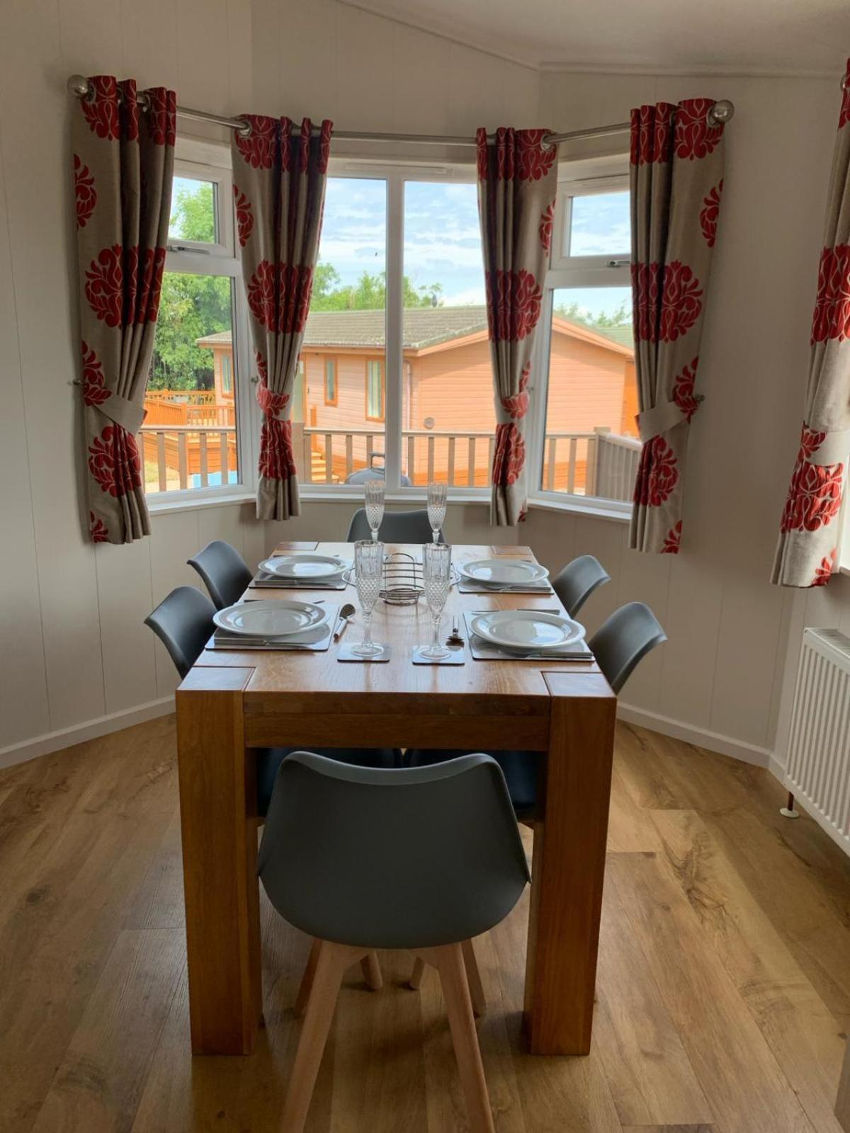 23 Ocean View With Hot Tub Available As An Additional Add On Ilfracombe