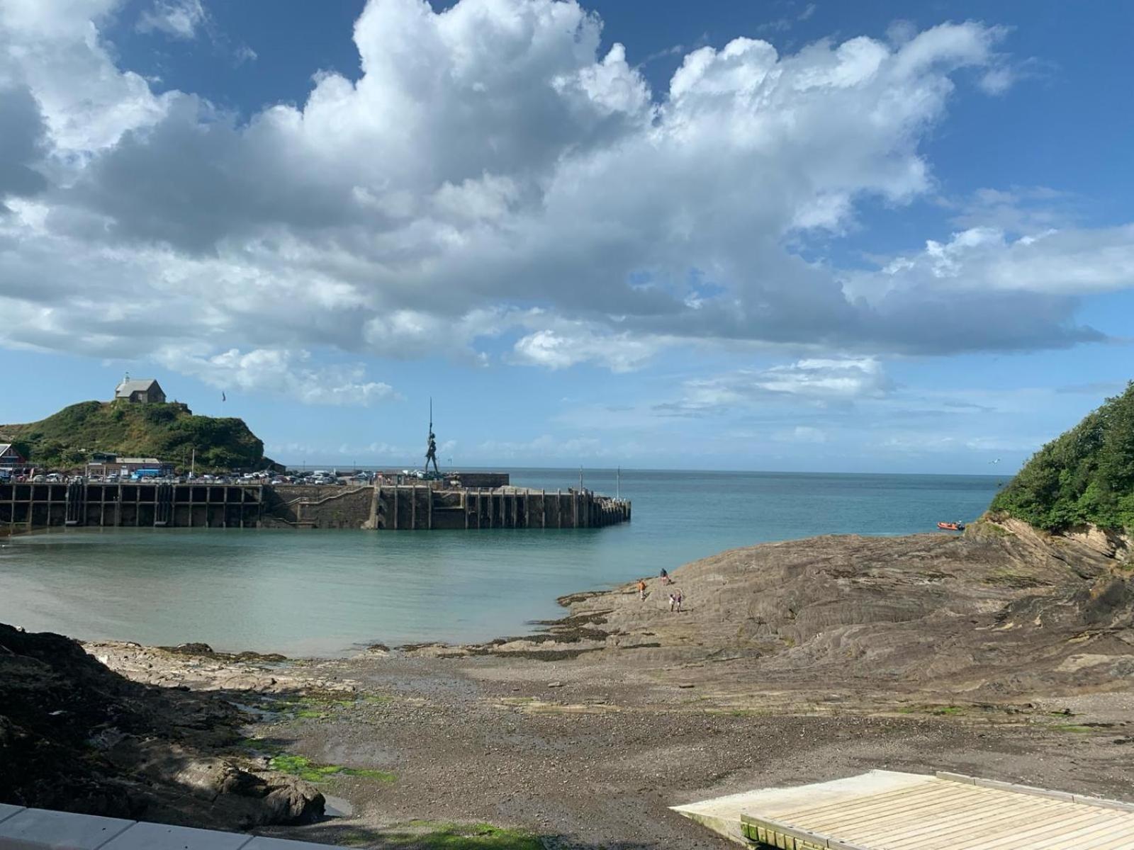 23 Ocean View With Hot Tub Available As An Additional Add On Ilfracombe
